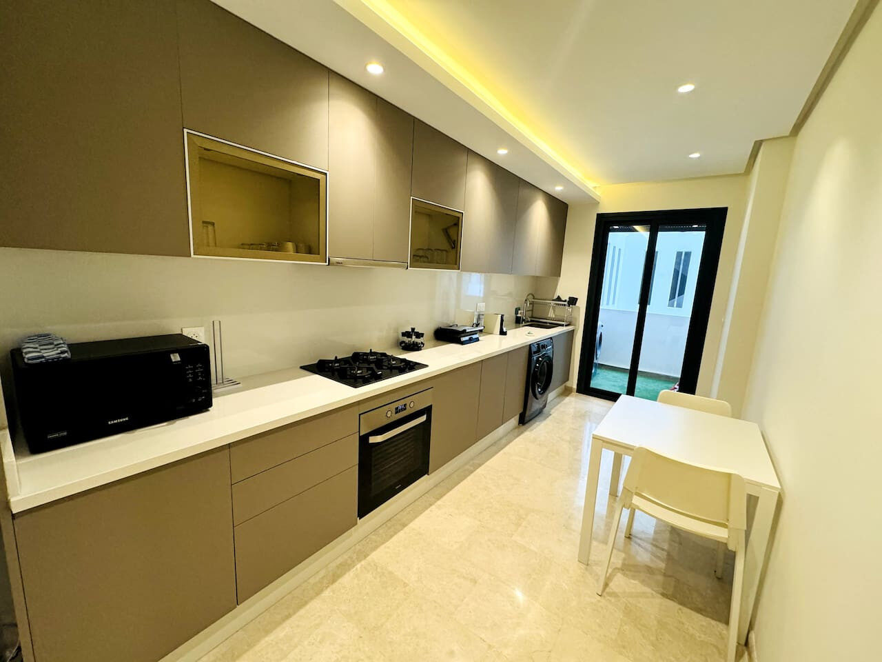 Chic Downtown 2-Bed Apartment