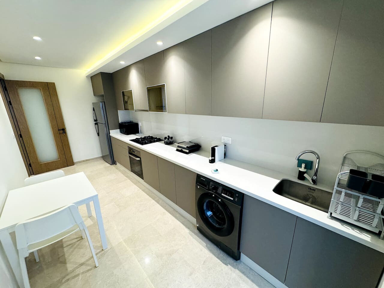 Chic Downtown 2-Bed Apartment