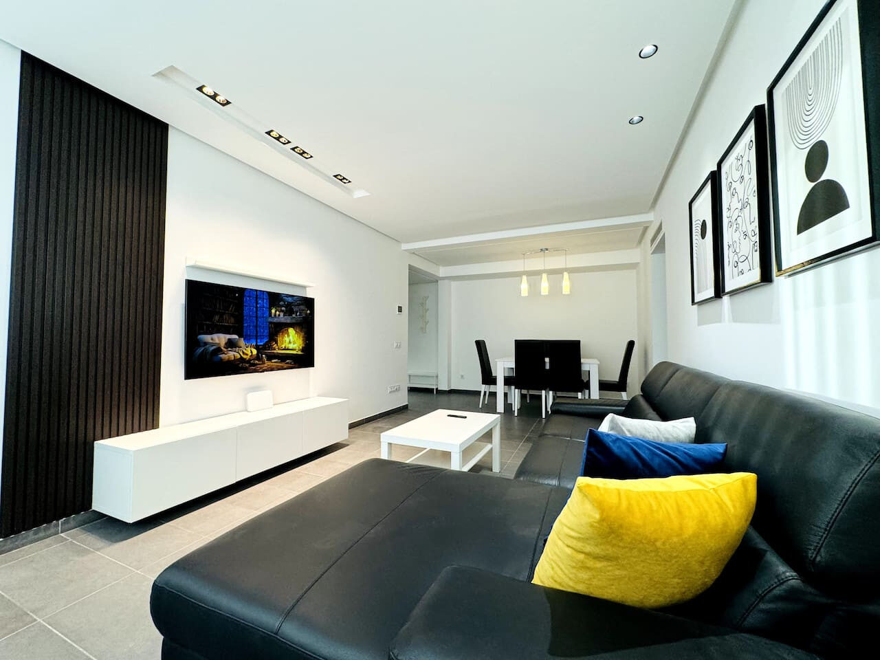 City Center 2-BR Apartment + Pkg