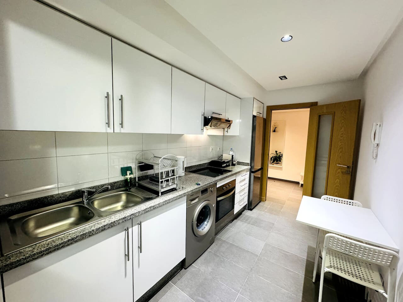 City Center 2-BR Apartment + Pkg