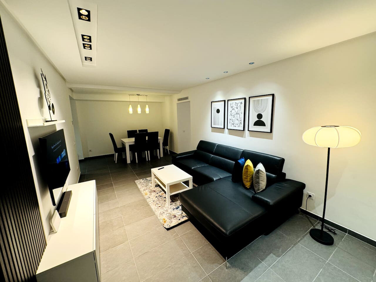 City Center 2-BR Apartment + Pkg