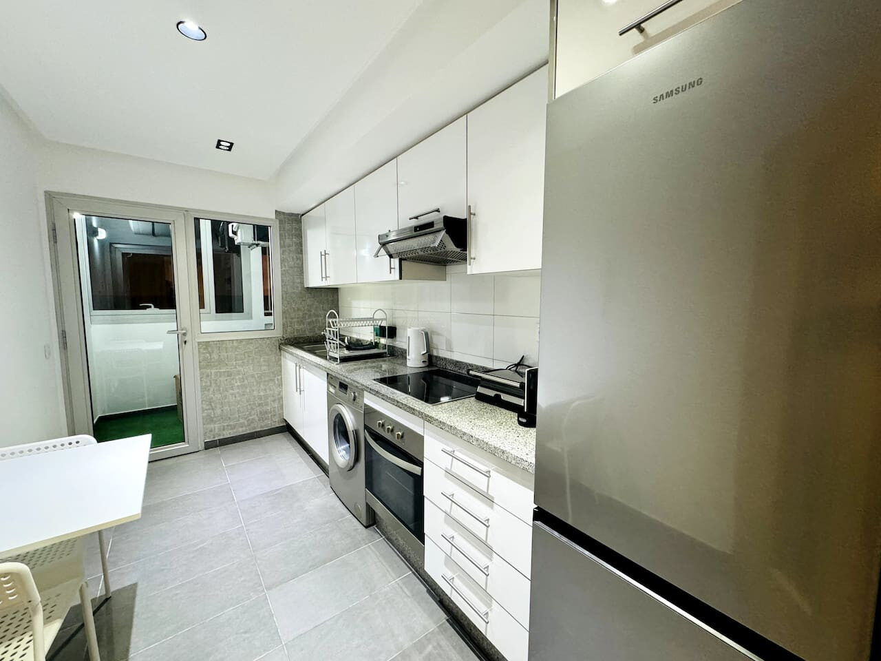 City Center 2-BR Apartment + Pkg