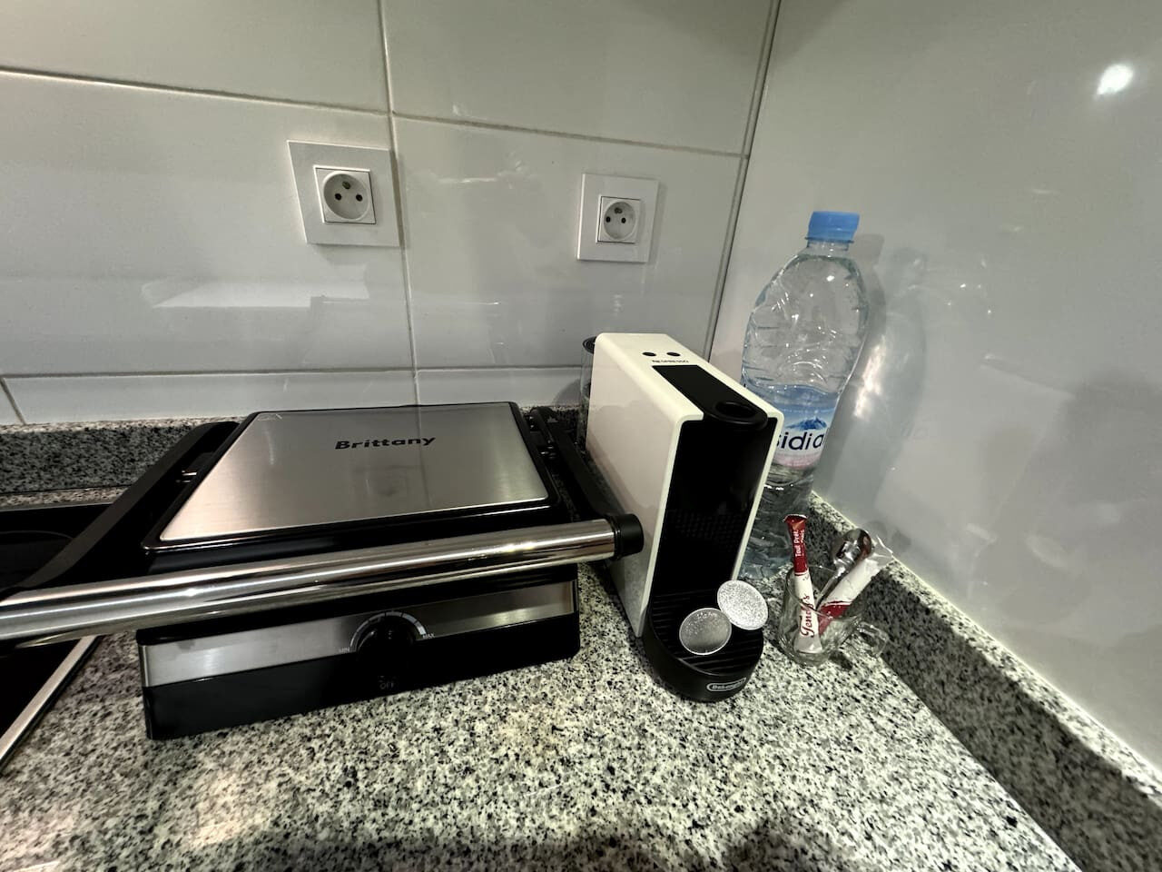 City Center 2-BR Apartment + Pkg