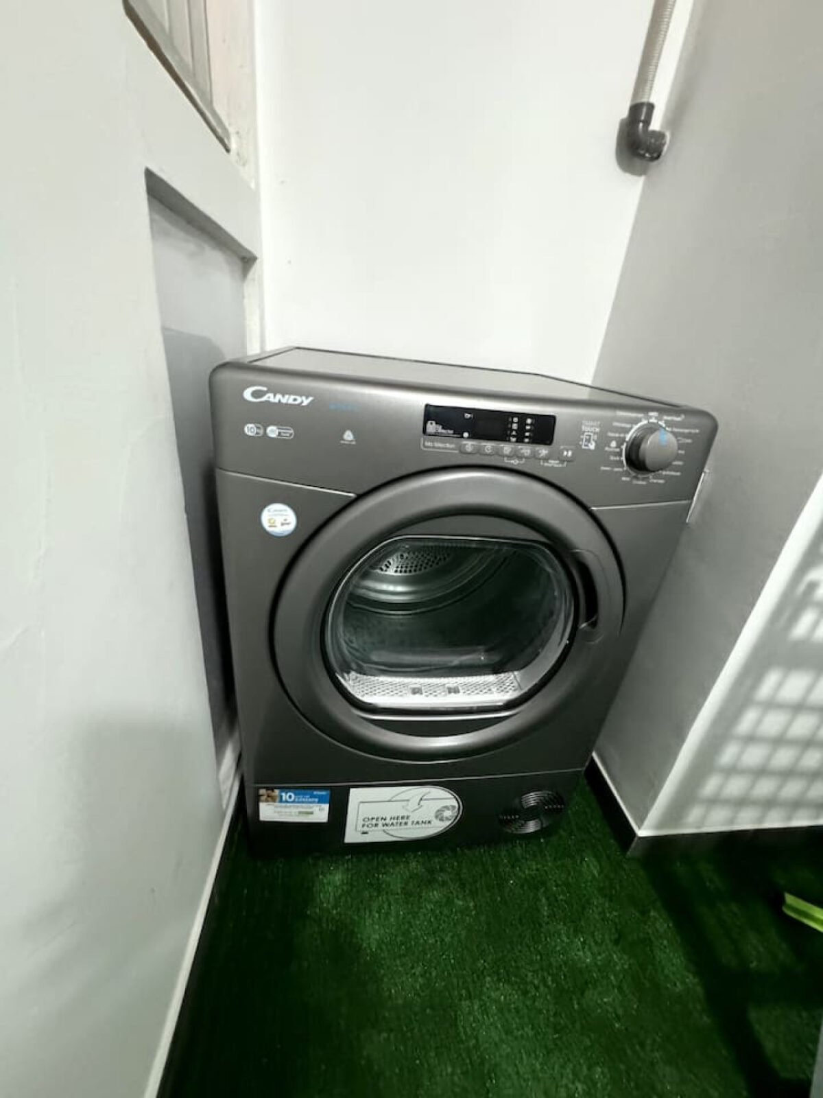 City Center 2-BR Apartment + Pkg
