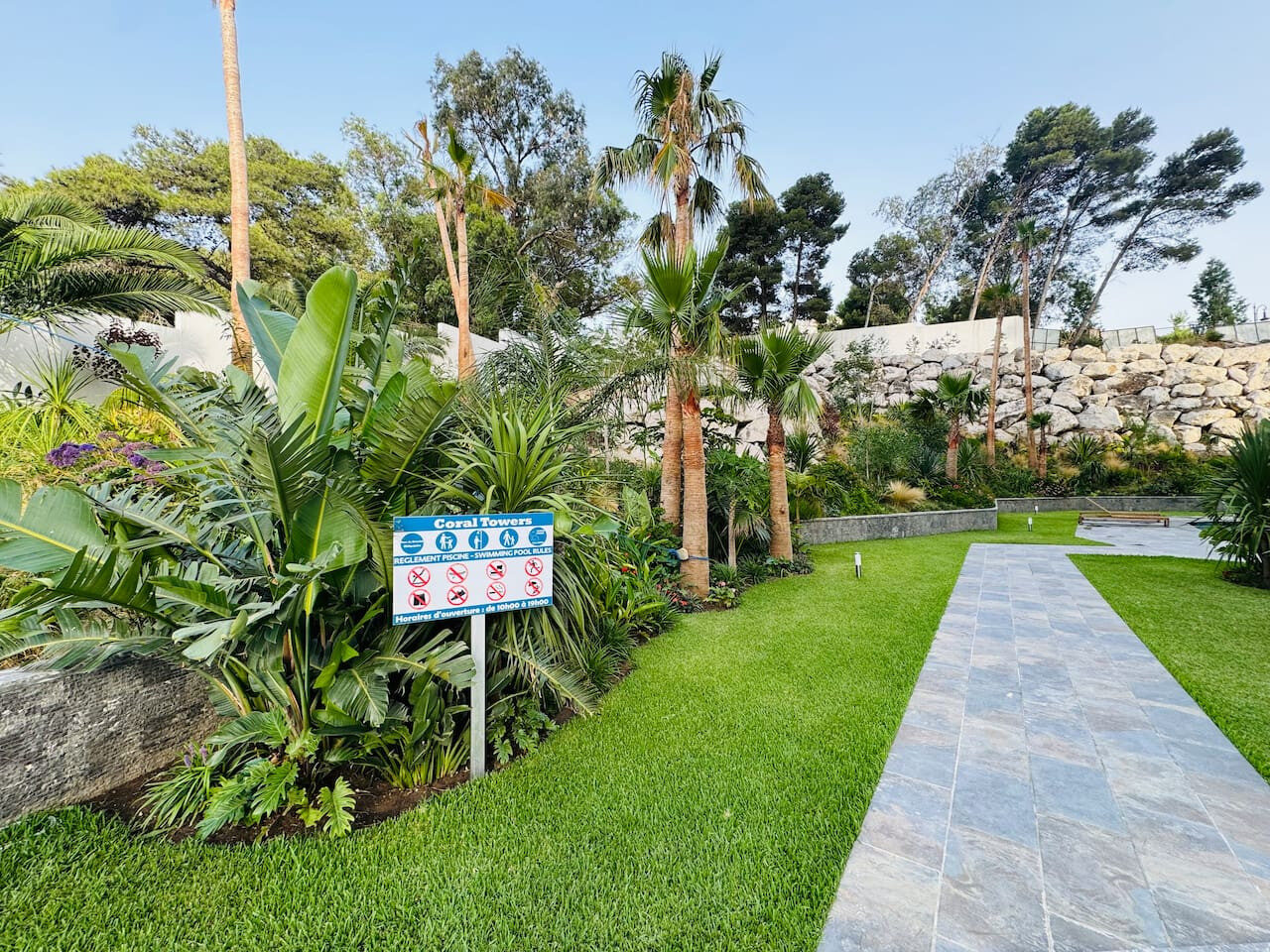 Sunlit 2-Bedroom Apartment with a Pool & Sea Views