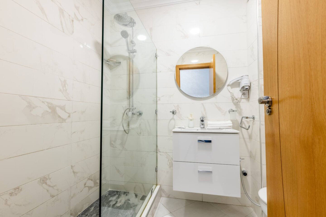 Splendid bright 2BR apartment in central Tangier