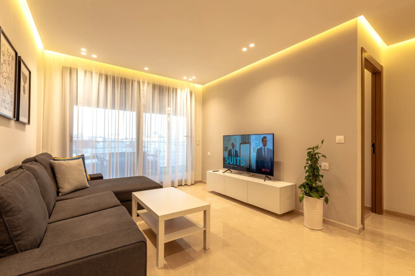 Luxury City Center Apartment