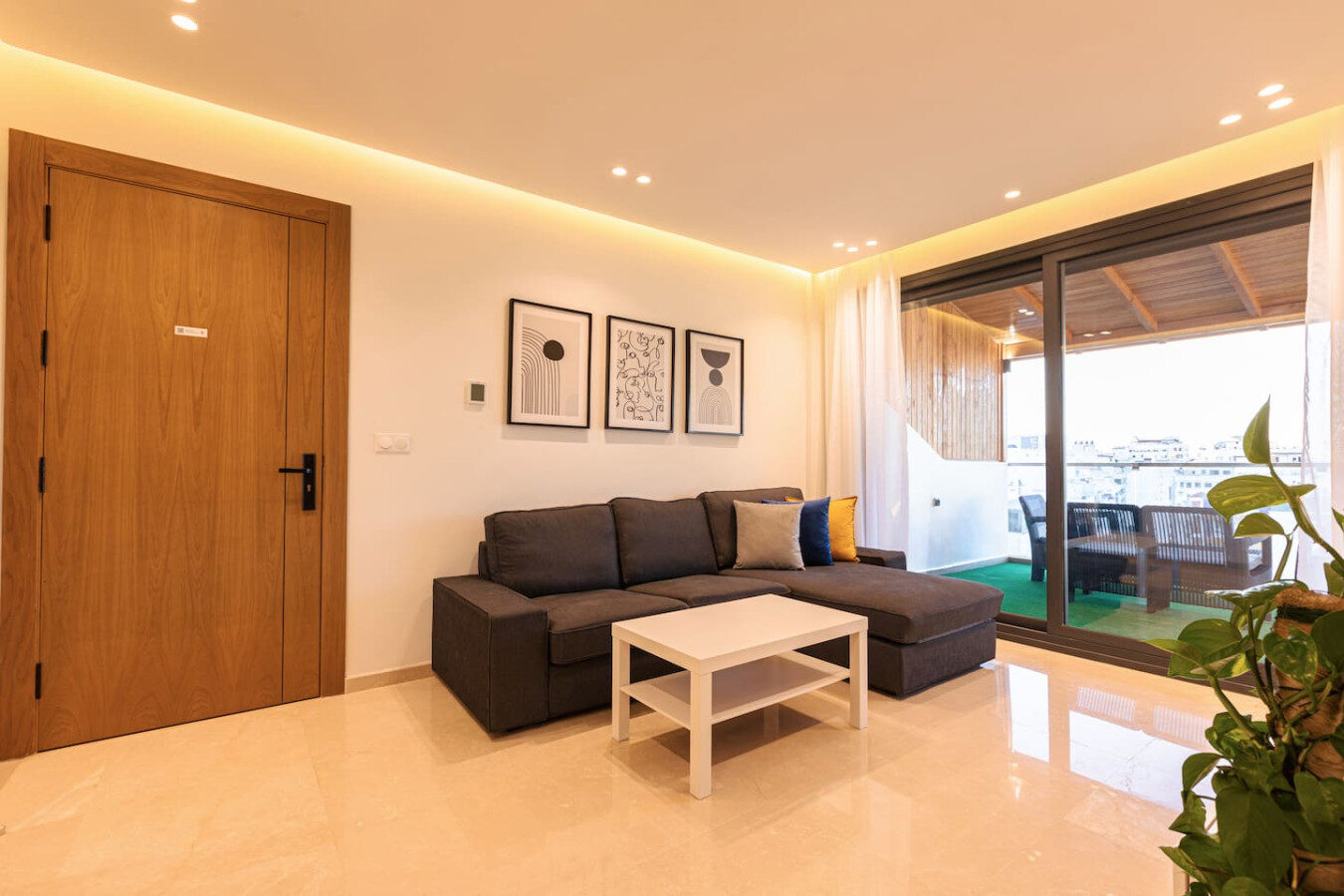 Luxury City Center Apartment