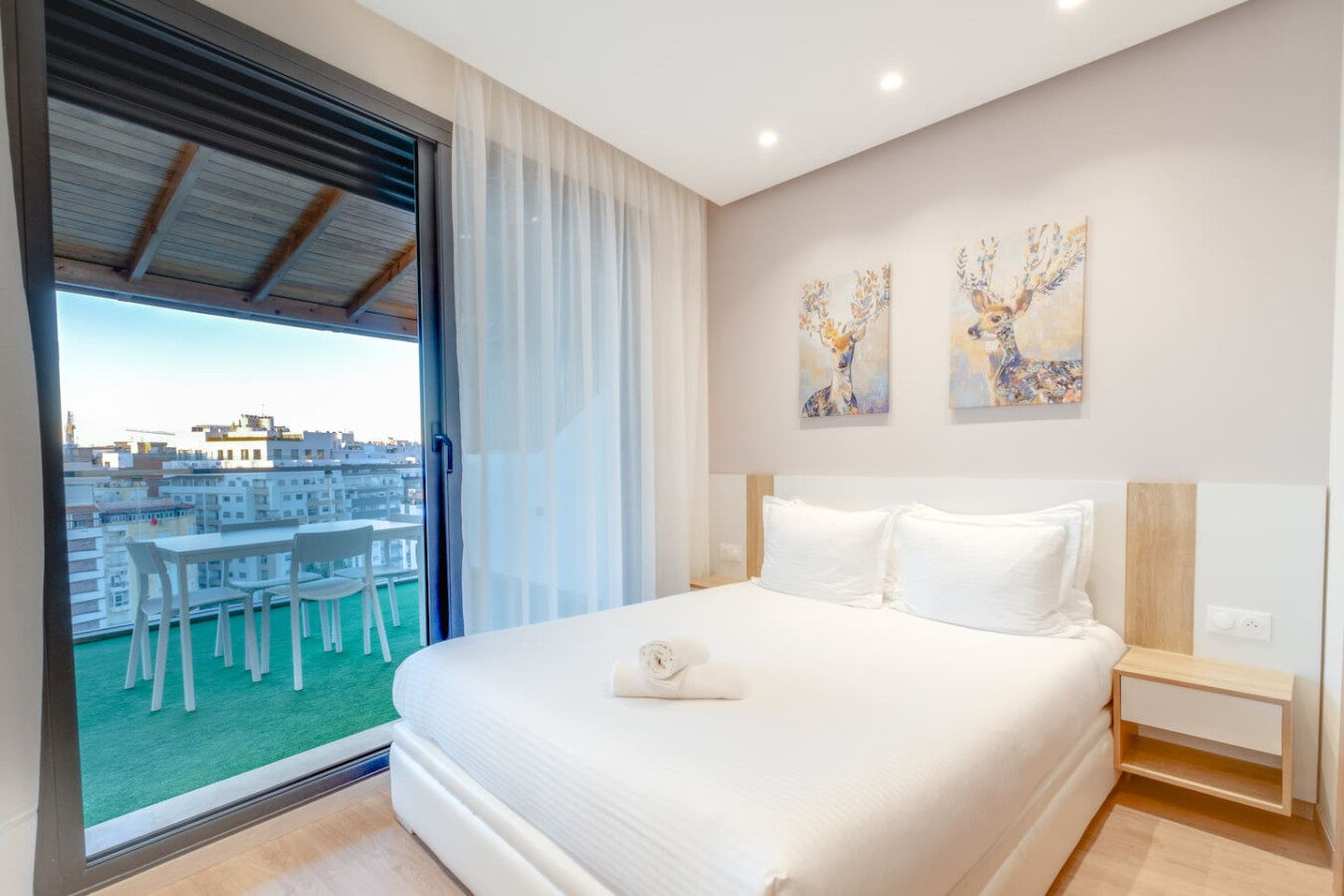Luxury City Center Apartment