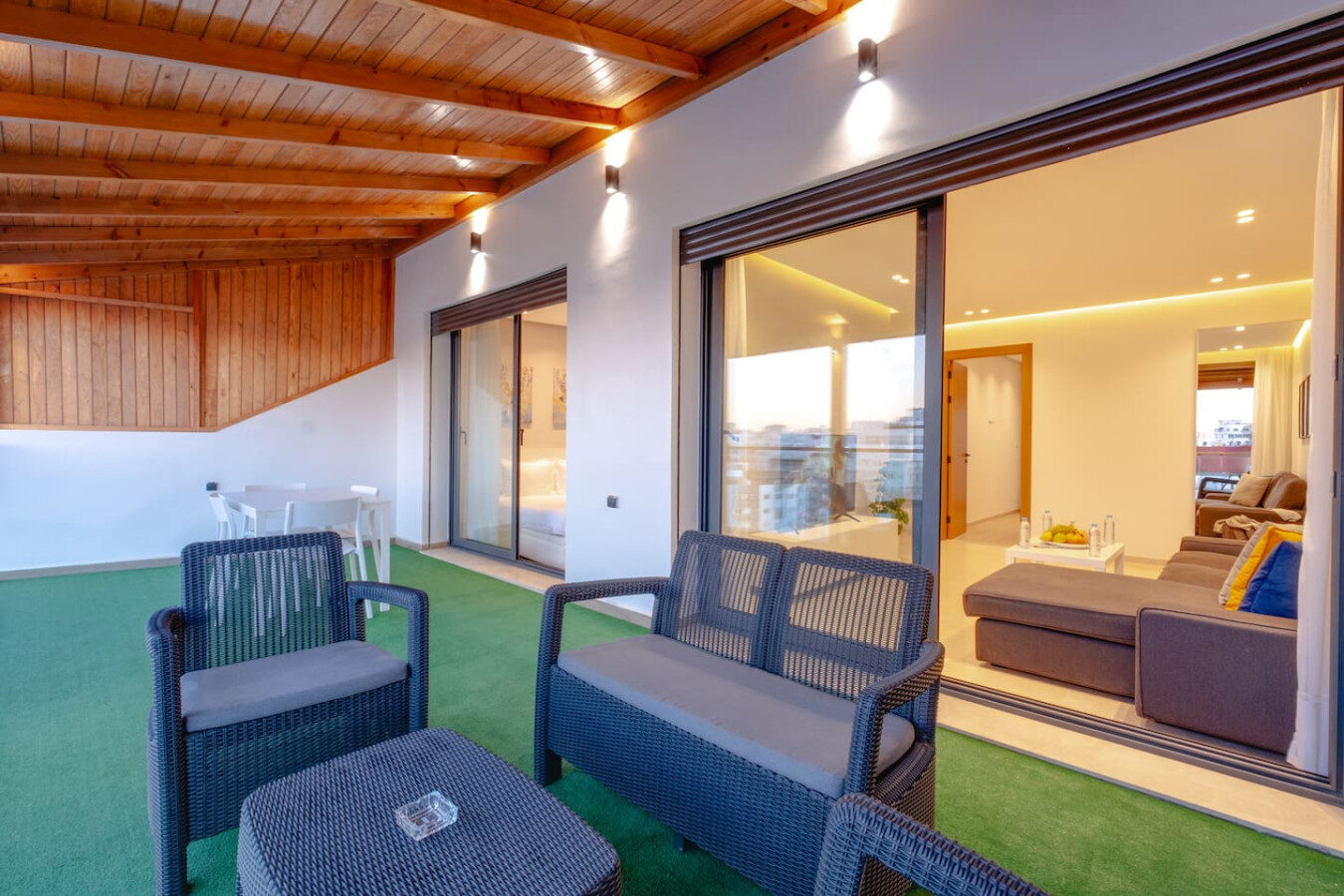 Luxury City Center Apartment