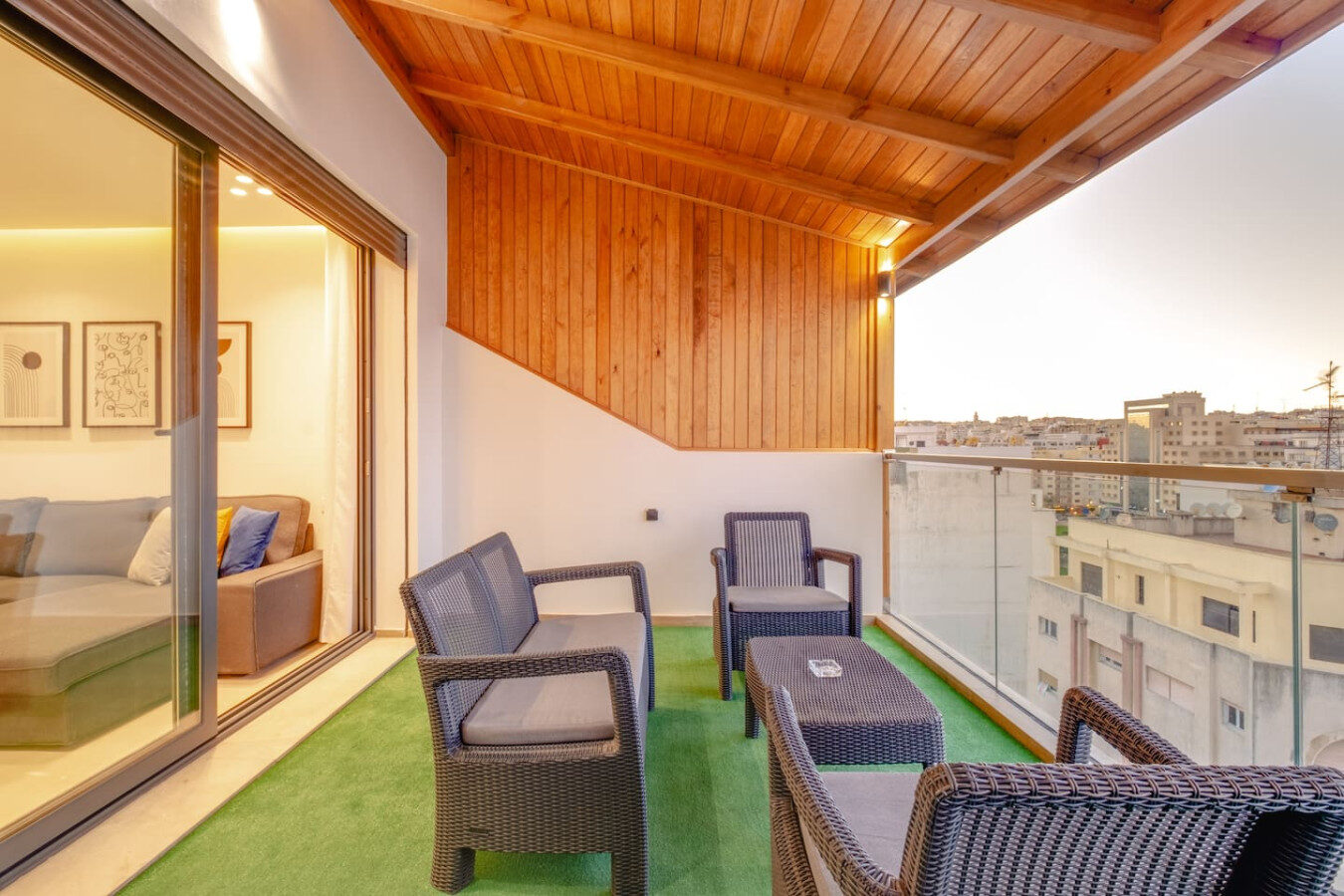 Luxury City Center Apartment