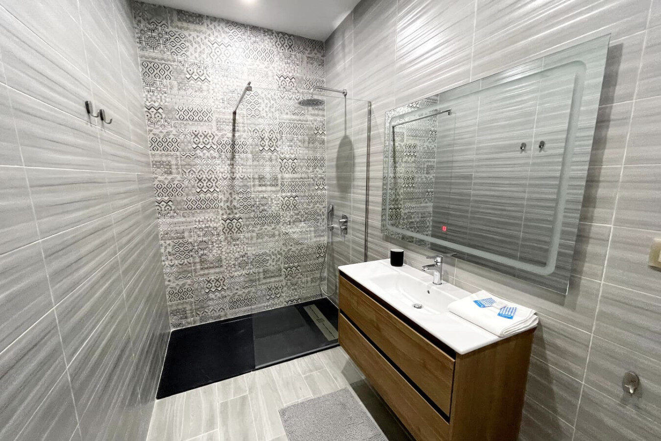 Fully Furnished One Bedroom Apartment