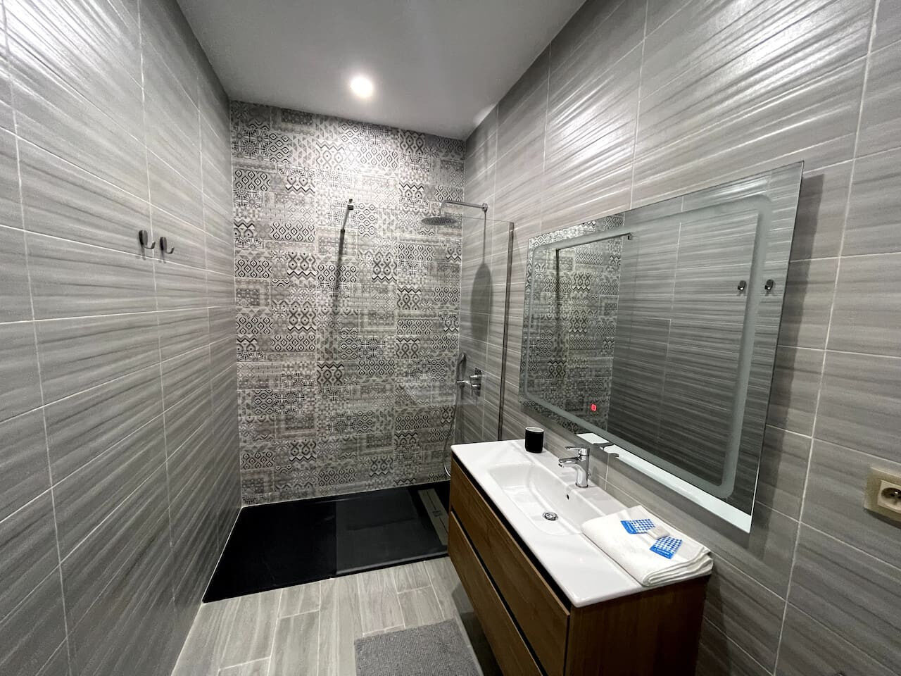 Fully Furnished One Bedroom Apartment