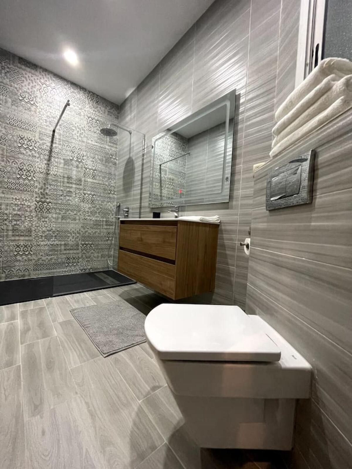 Fully Furnished One Bedroom Apartment
