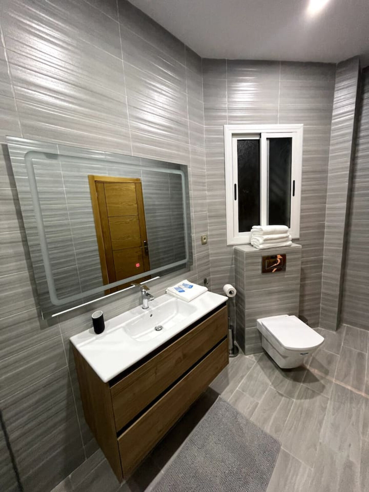 Fully Furnished One Bedroom Apartment