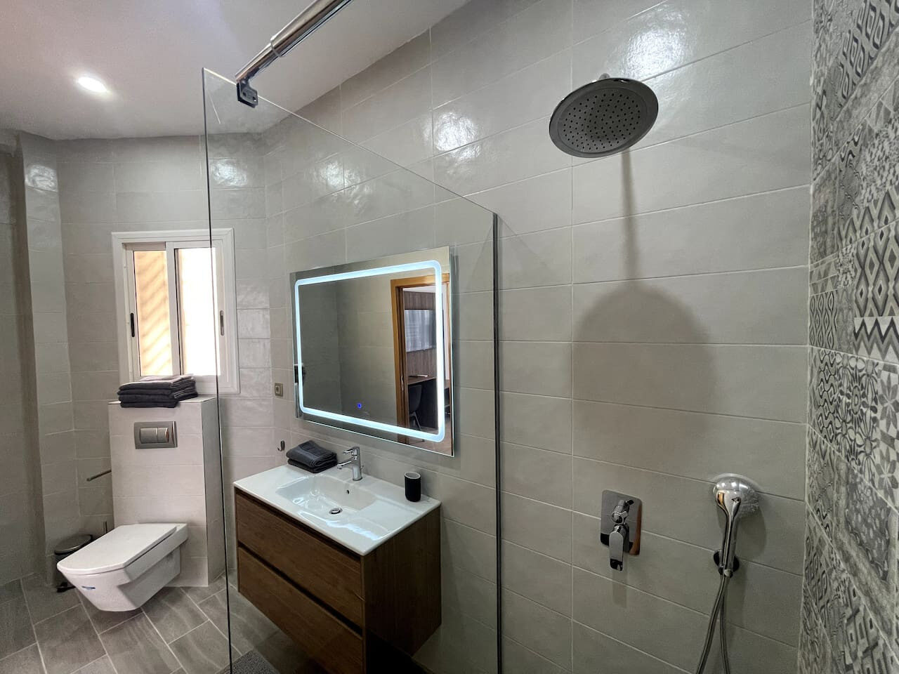Fully Furnished One Bedroom Apartment