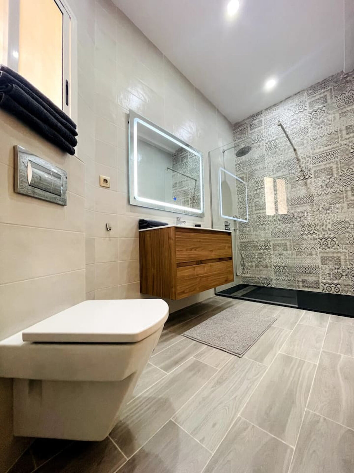 Fully Furnished One Bedroom Apartment