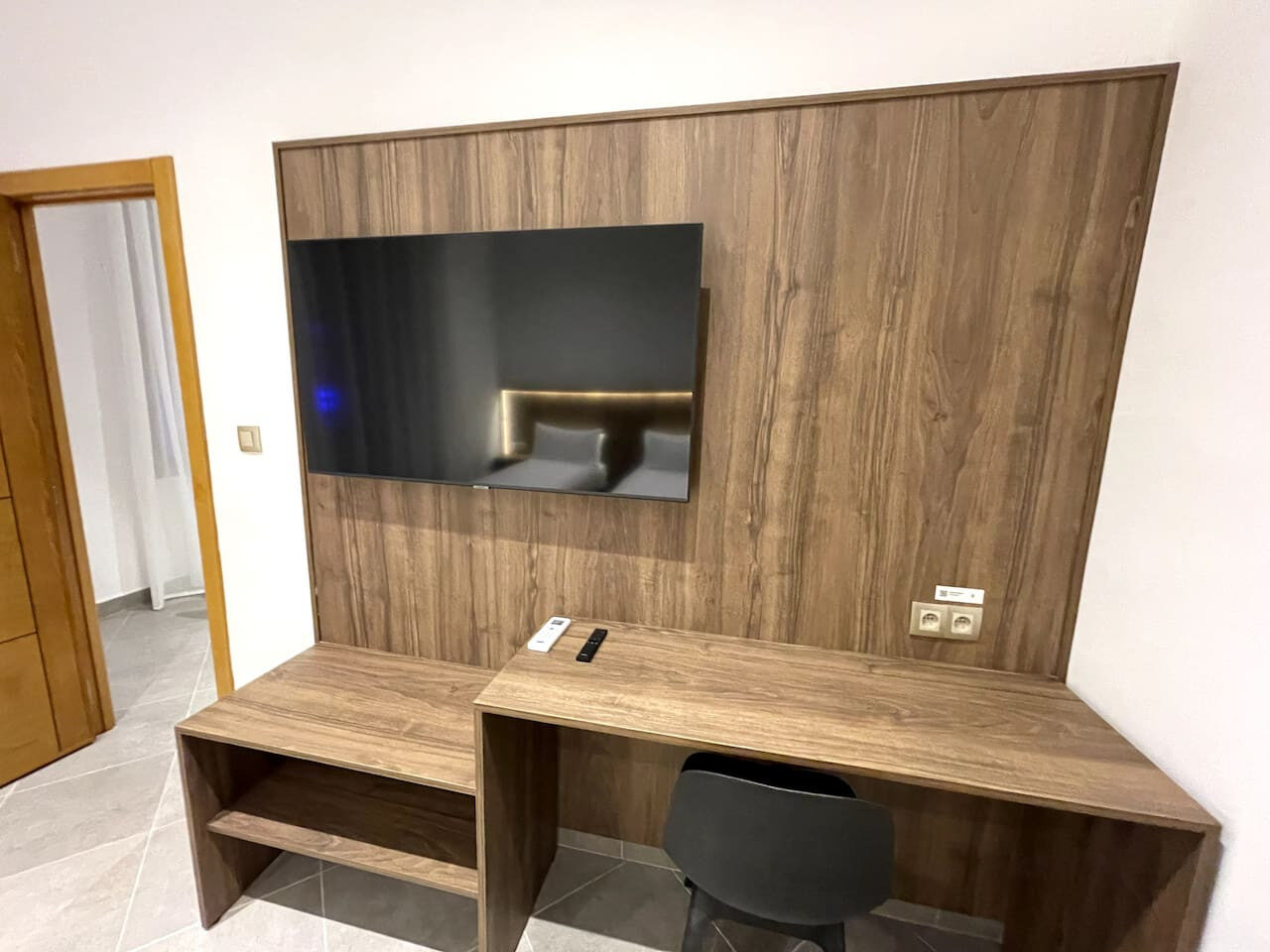 Fully Furnished One Bedroom Apartment