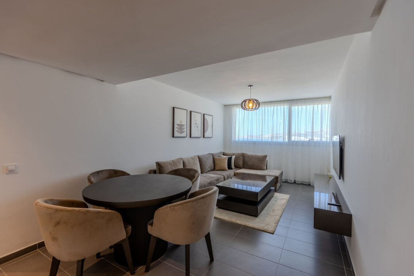 Panoramic Sea View Apartment in Hilton City Center