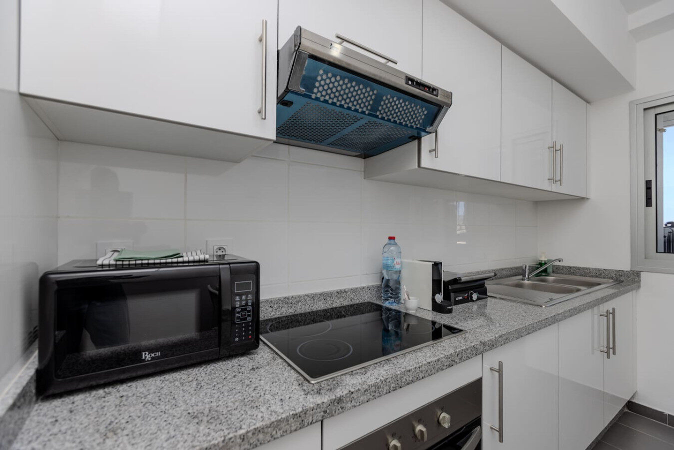 Panoramic Sea View Apartment in Hilton City Center