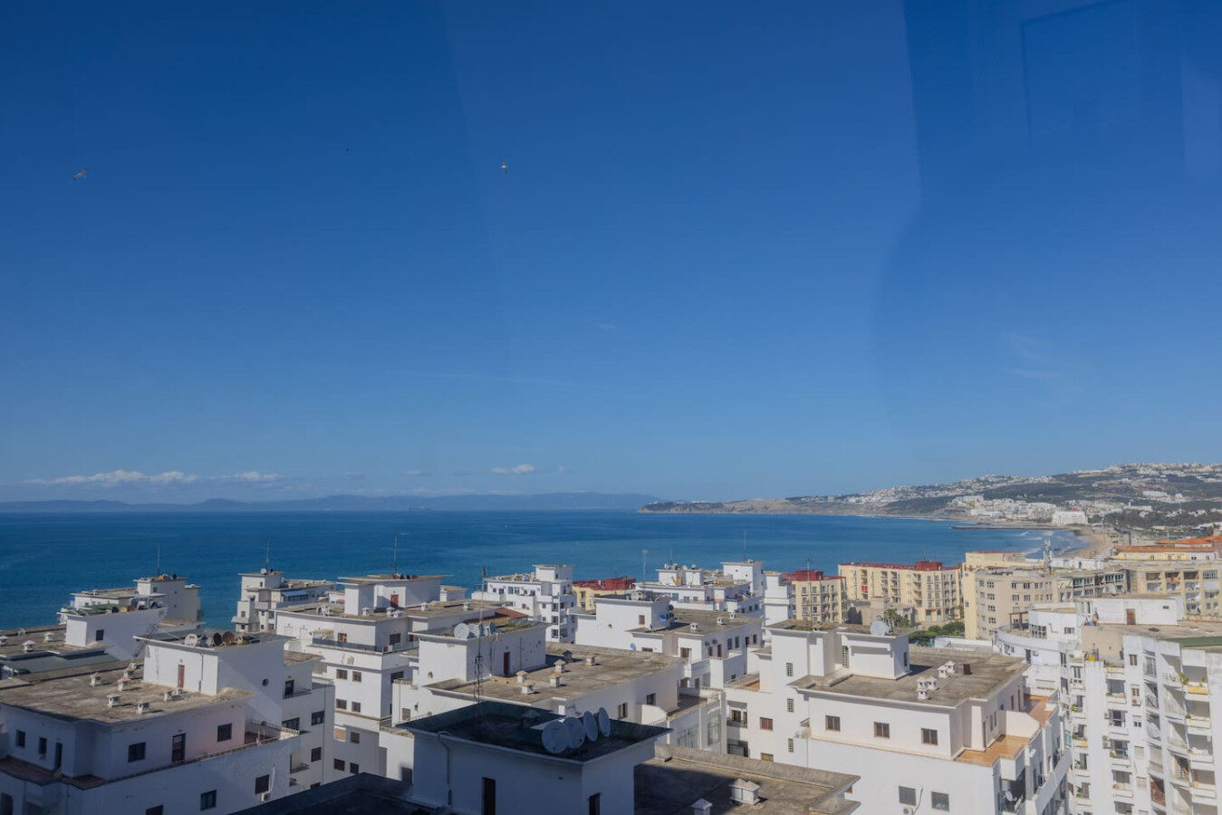 Panoramic Sea View Apartment in Hilton City Center