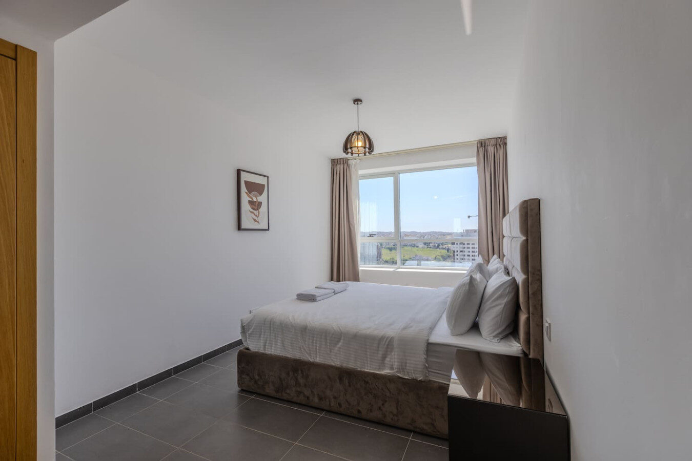 Panoramic Sea View Apartment in Hilton City Center