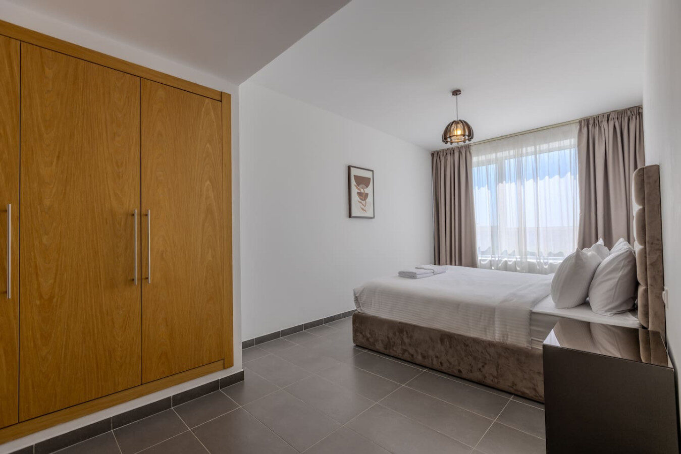 Panoramic Sea View Apartment in Hilton City Center