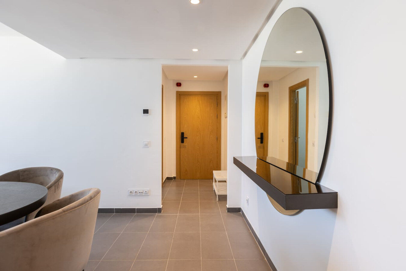 Panoramic Sea View Apartment in Hilton City Center