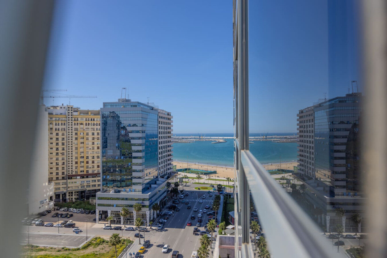 Luxurious Sea View Apartment in Hilton City Center