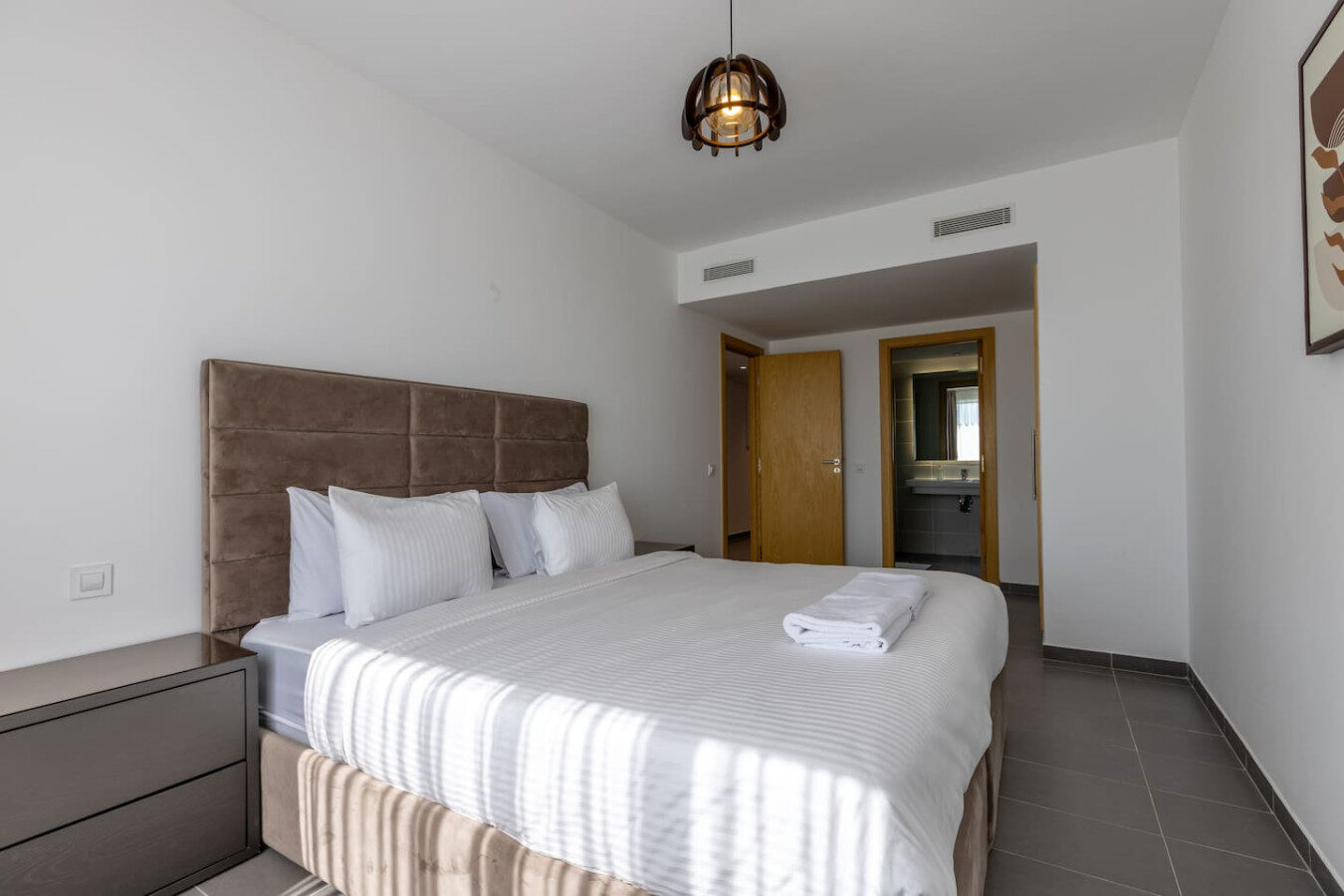 Luxurious Sea View Apartment in Hilton City Center