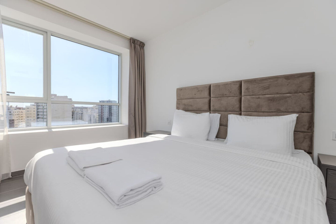 Luxurious Sea View Apartment in Hilton City Center