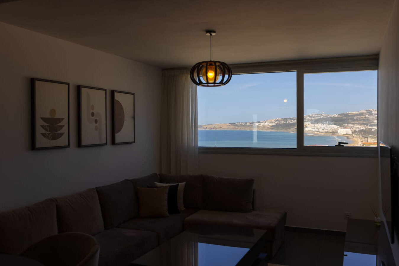Luxurious Sea View Apartment in Hilton City Center