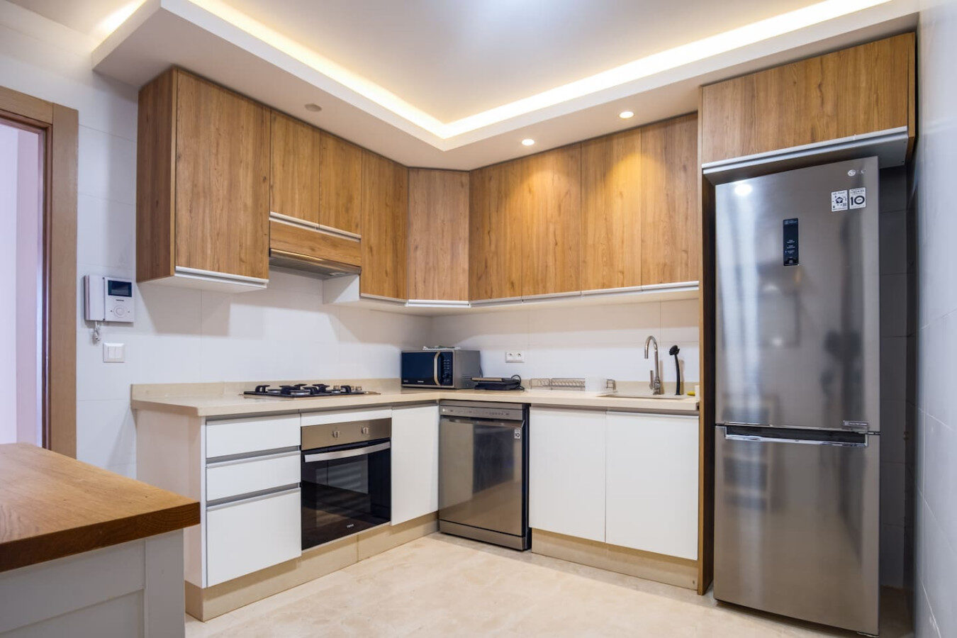 3-Bedroom Zen Apartment with Balcony in Tangier