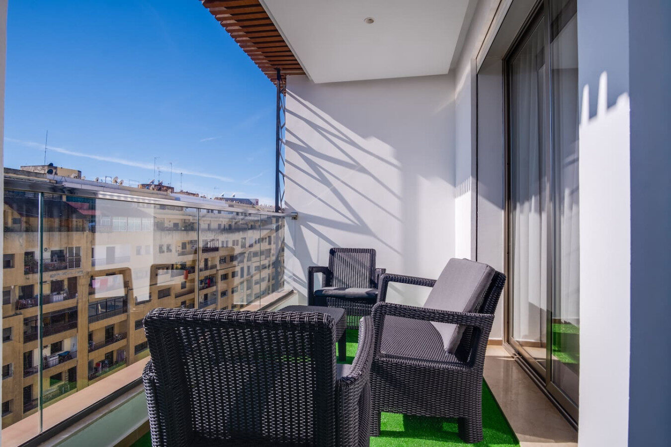 3-Bedroom Zen Apartment with Balcony in Tangier