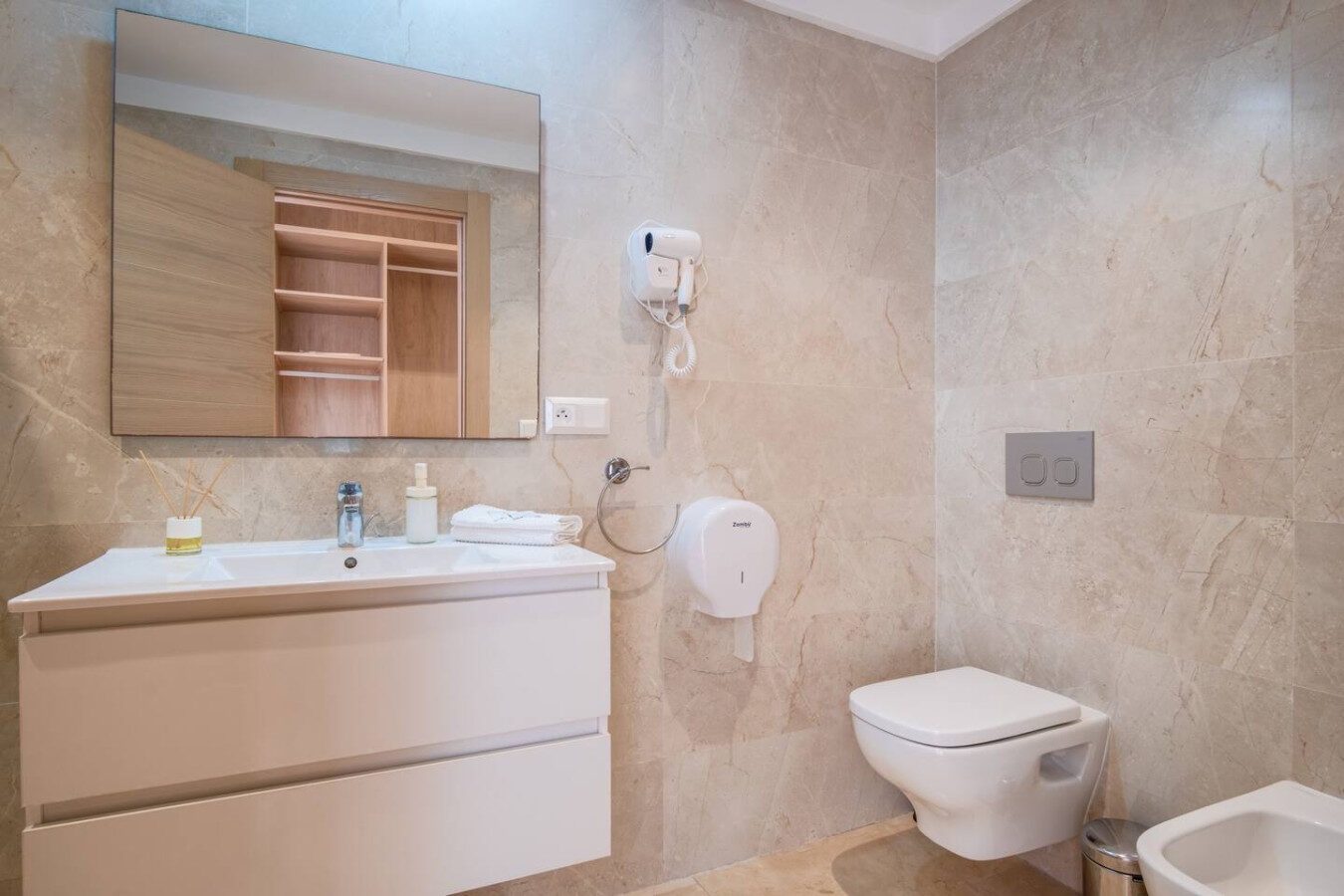 3-Bedroom Zen Apartment with Balcony in Tangier