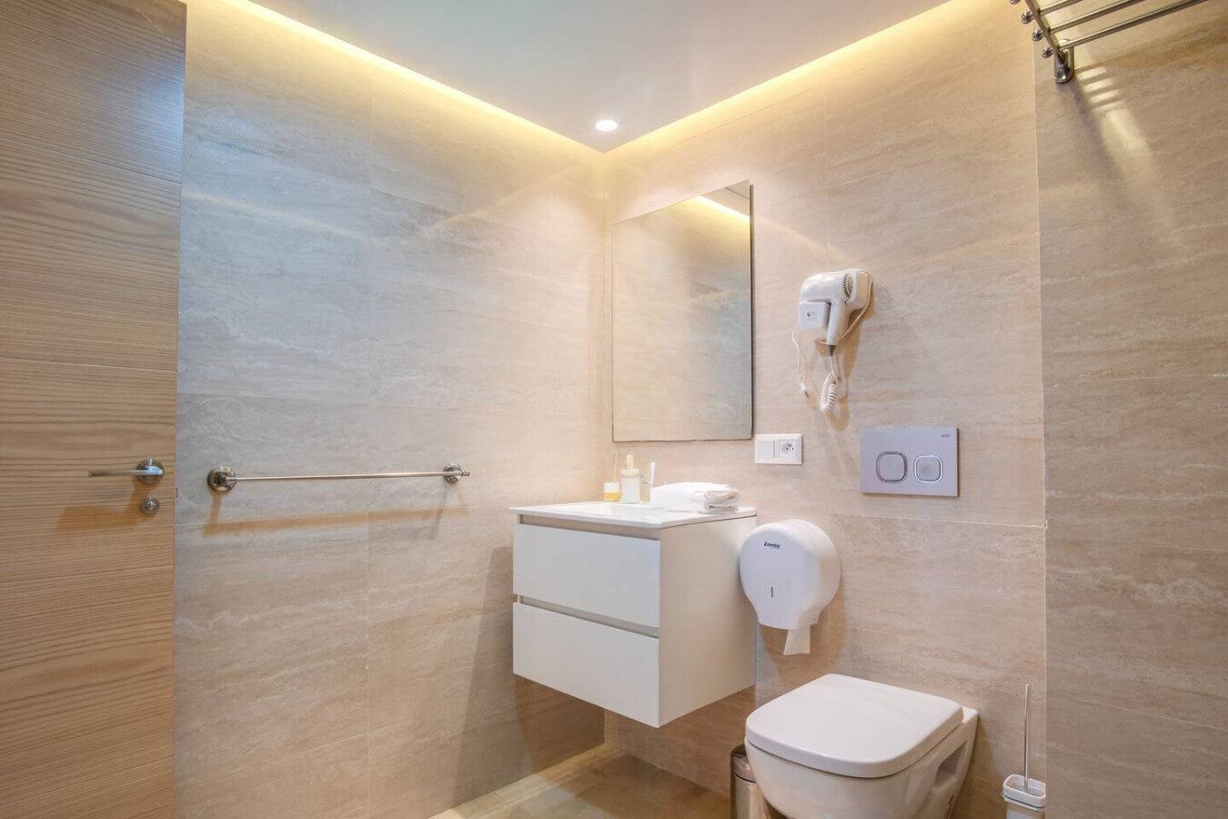 3-Bedroom Zen Apartment with Balcony in Tangier