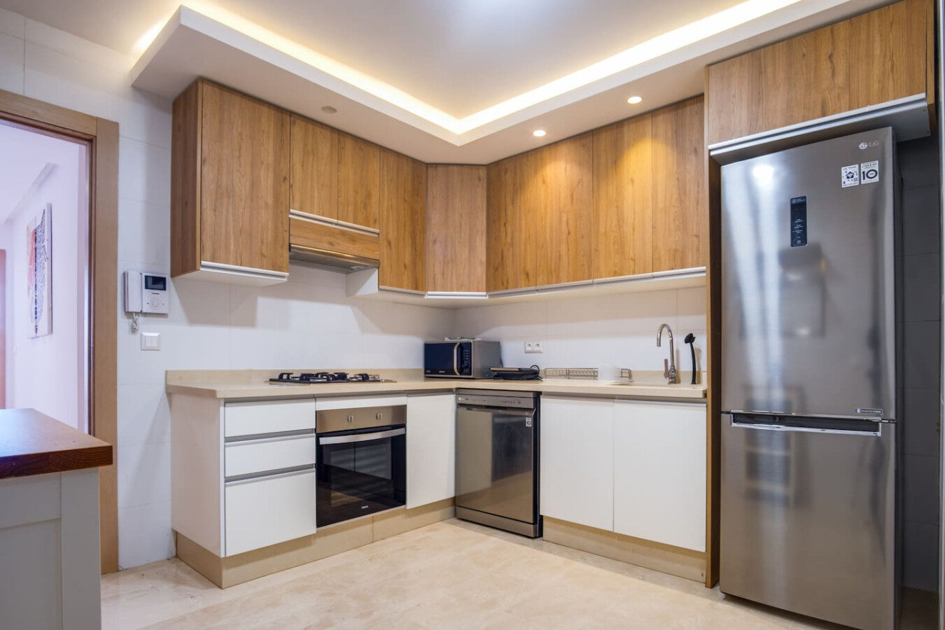 3-Bedroom Zen Apartment with Balcony in Tangier