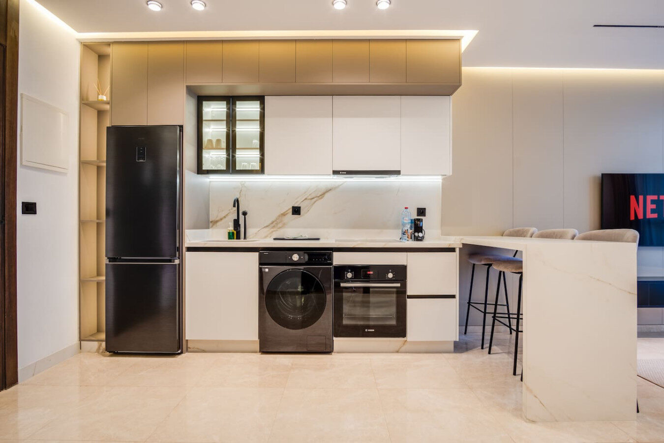 Appartement élégant en bord de mer avec vue partielle sur la plage