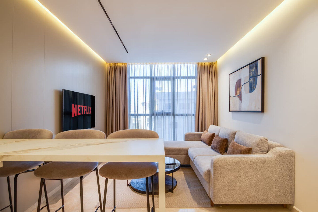 Appartement élégant en bord de mer avec vue partielle sur la plage