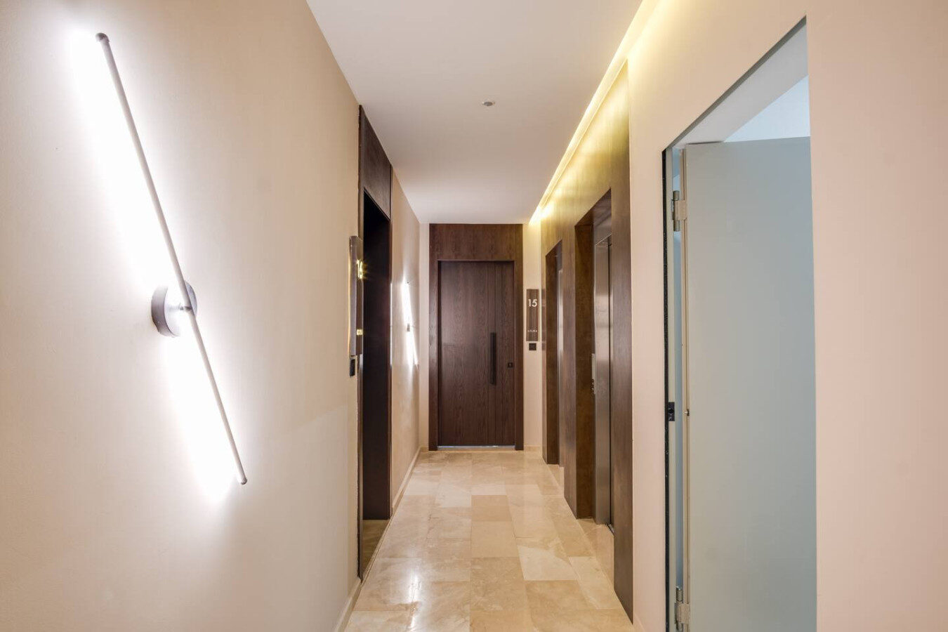 Appartement élégant en bord de mer avec vue partielle sur la plage