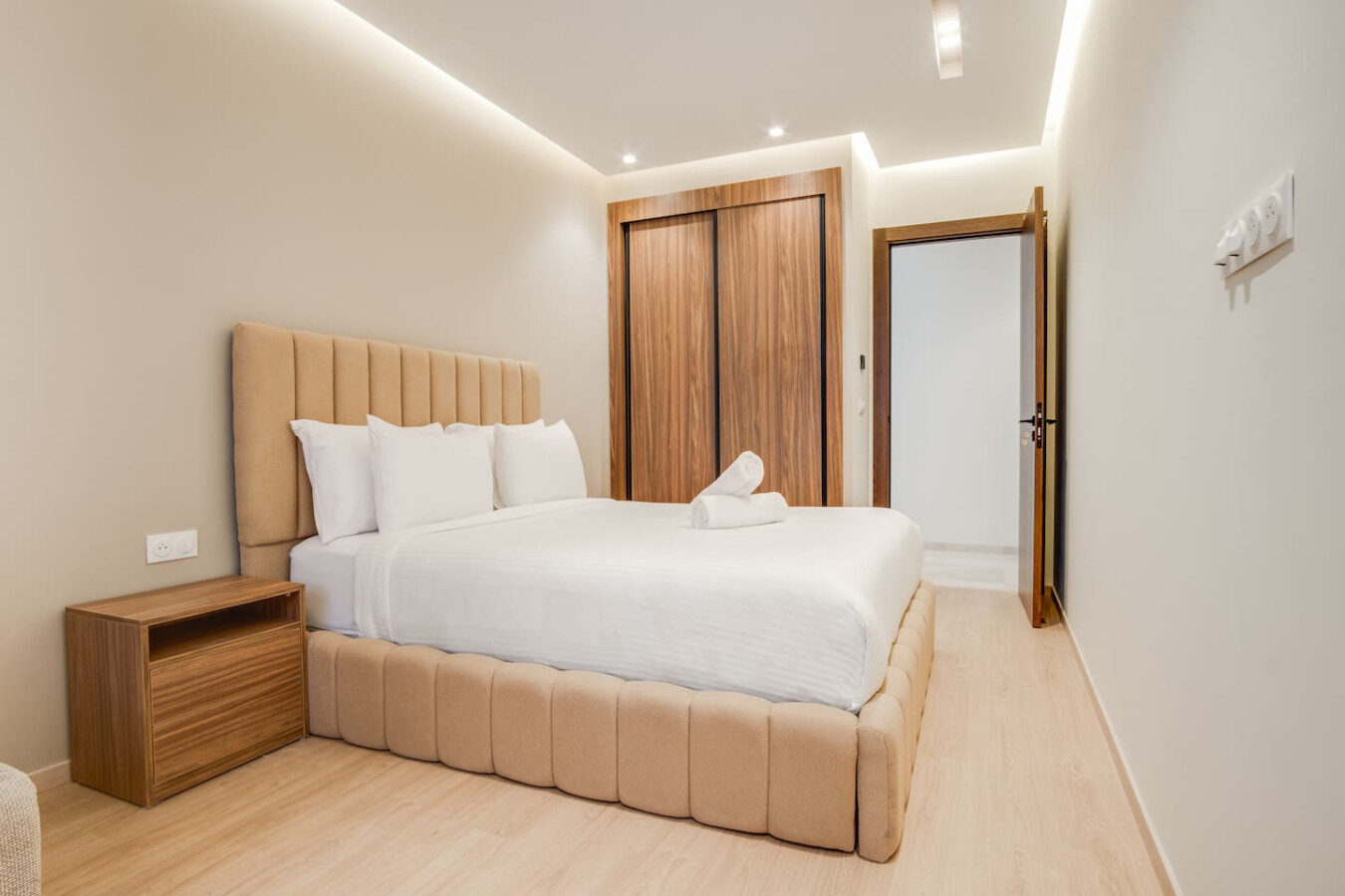 Elegant Two-Bedroom Garden View Apartment