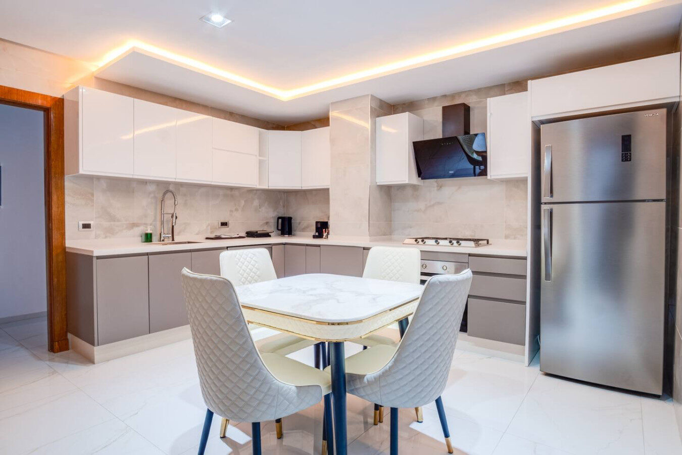 Spacious 3 Bedroom Apt Close to Marina and Beach