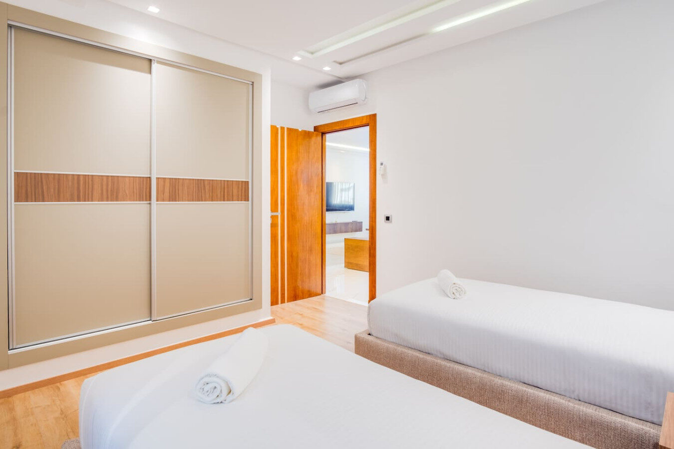 Spacious 3 Bedroom Apt Close to Marina and Beach