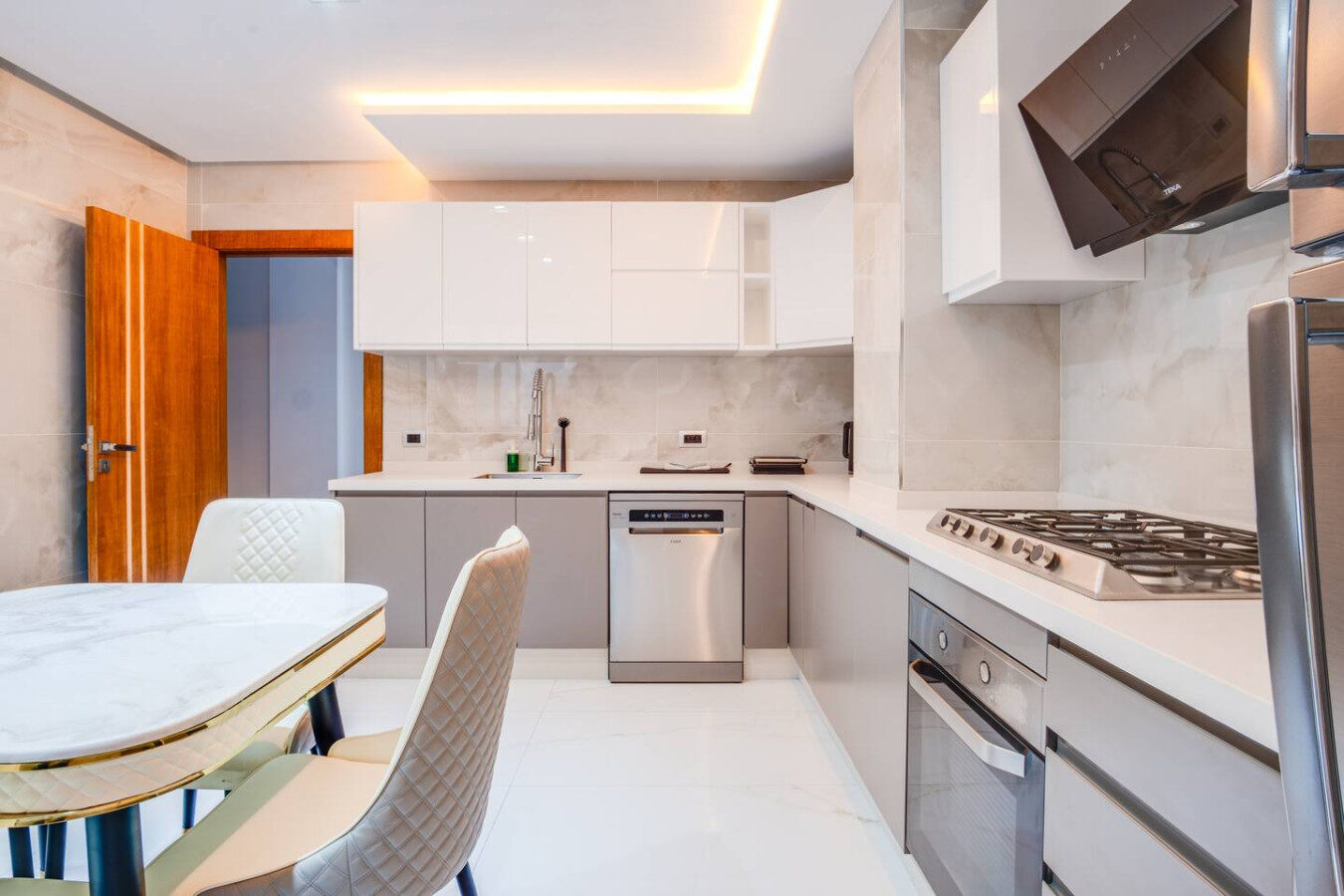 Spacious 3 Bedroom Apt Close to Marina and Beach