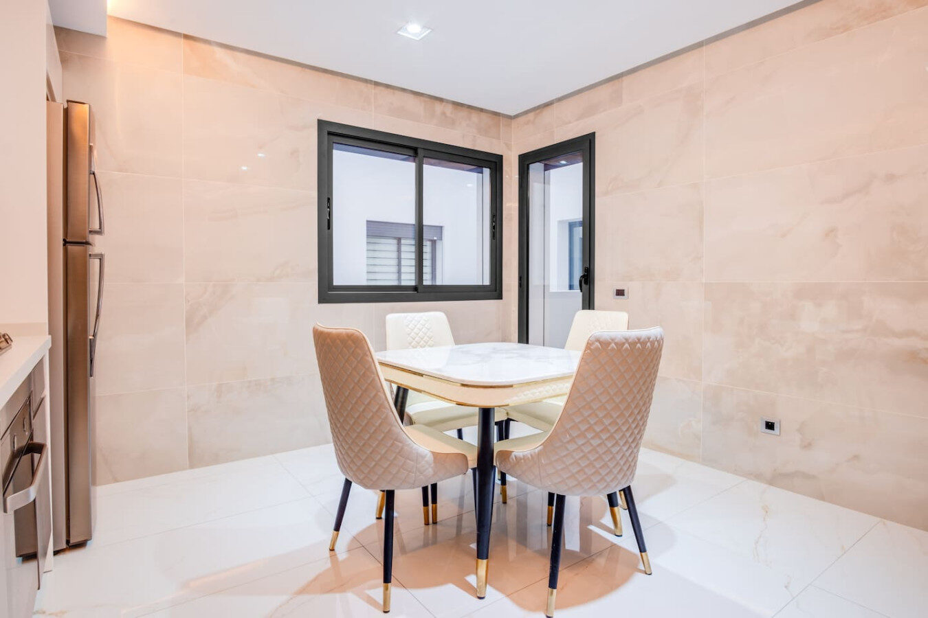 Spacious 3 Bedroom Apt Close to Marina and Beach