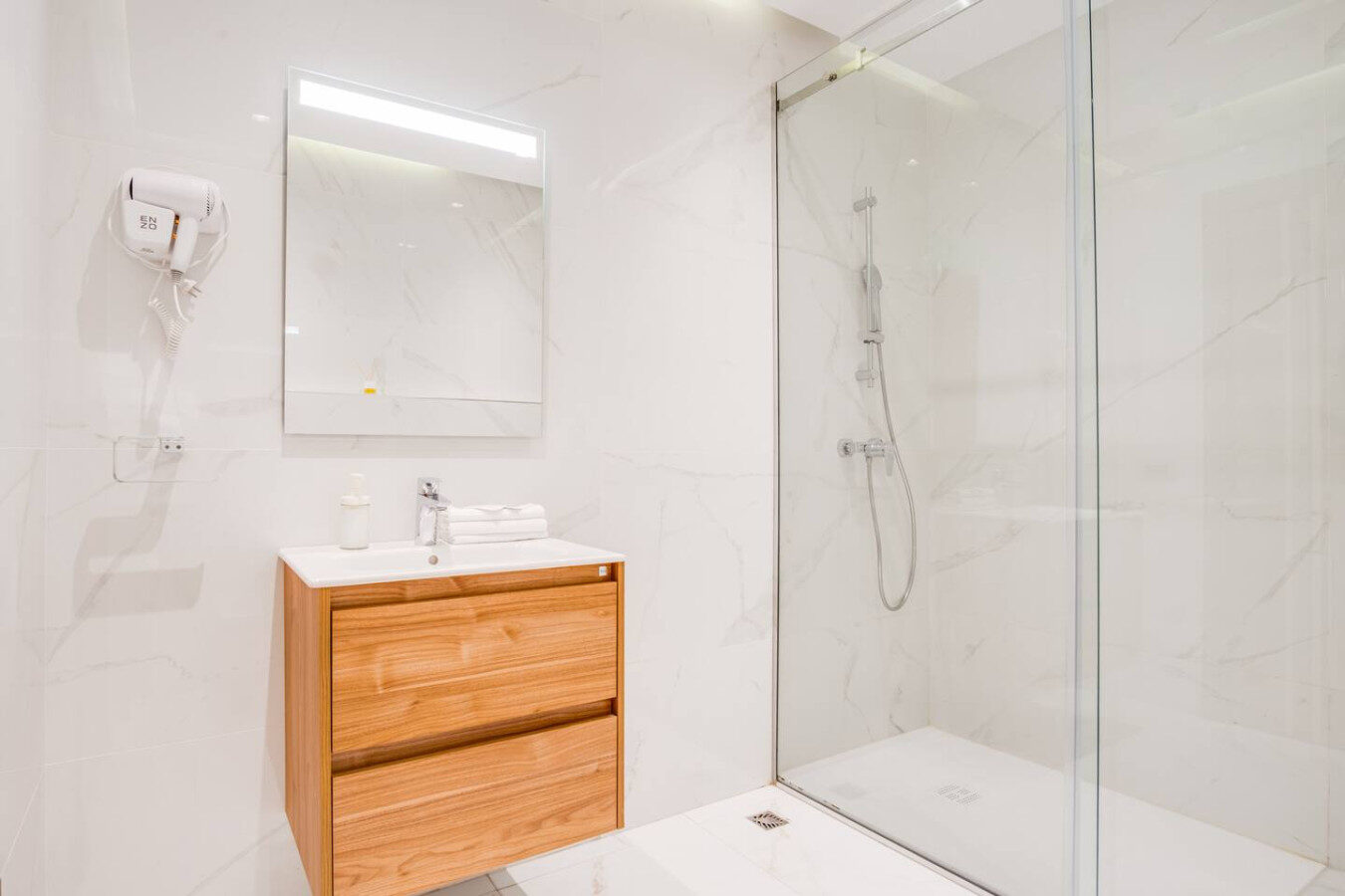 Spacious 3 Bedroom Apt Close to Marina and Beach