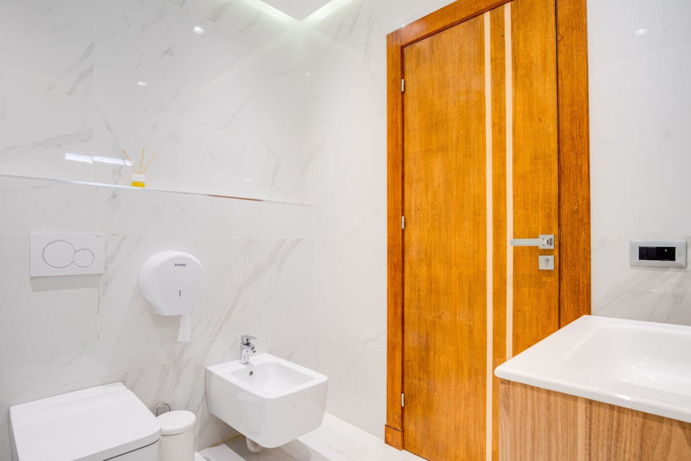 Spacious 3 Bedroom Apt Close to Marina and Beach