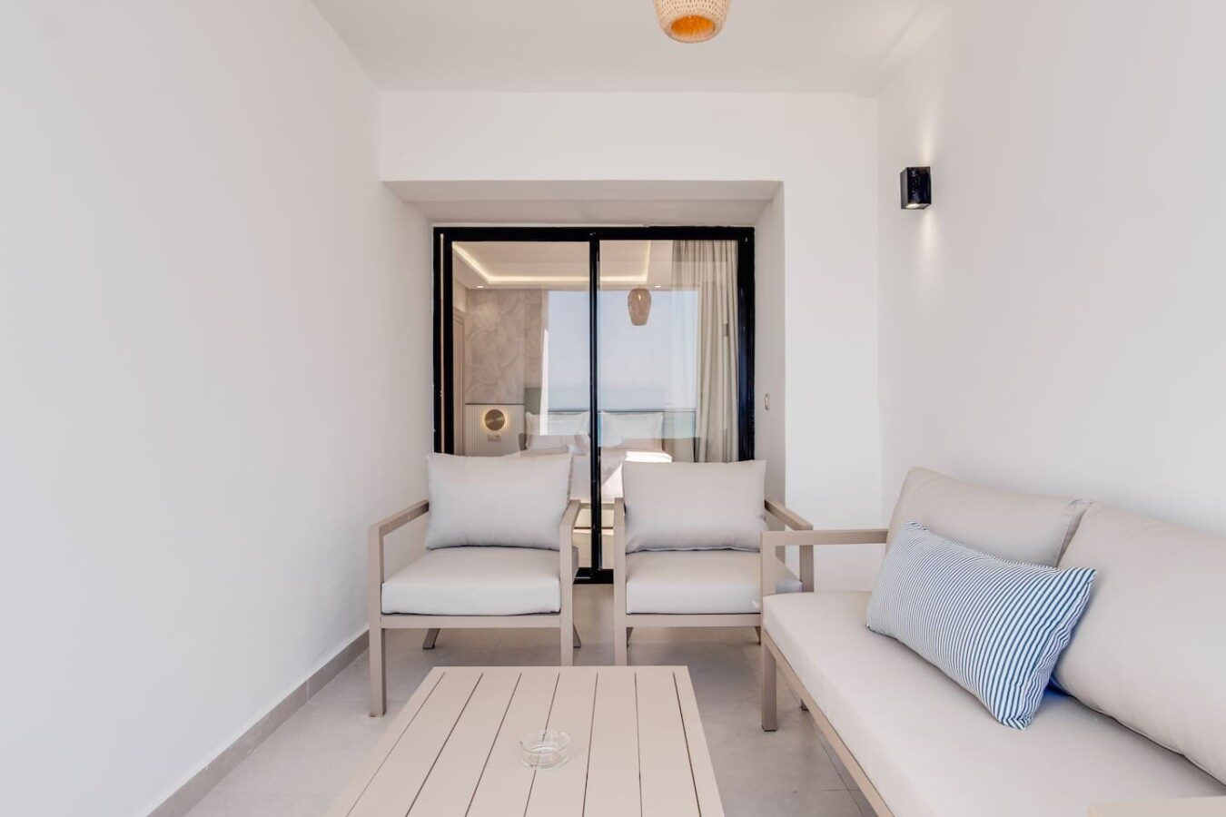 Beachfront Apartment with Sea View in Malabata