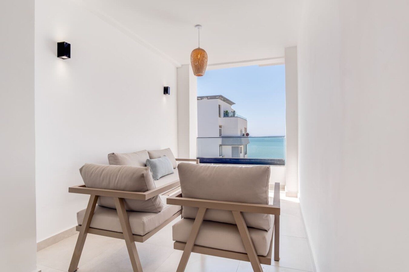 Beachfront Apartment with Sea View in Malabata