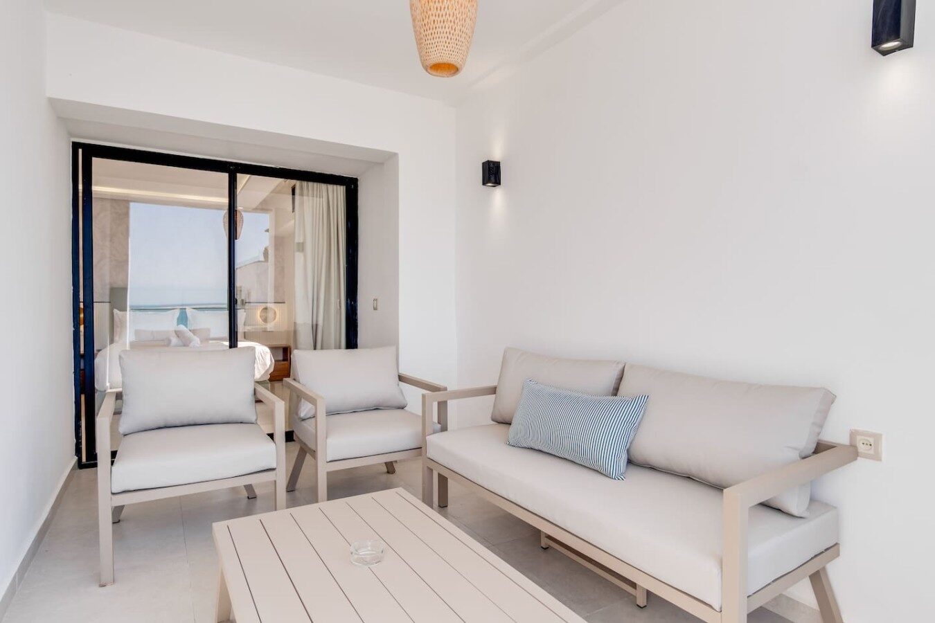 Beachfront Apartment with Sea View in Malabata